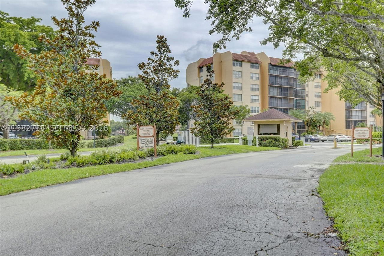Real estate property located at 3751 Environ Blvd #141, Broward, Condominium 5 Of Environ, Lauderhill, FL
