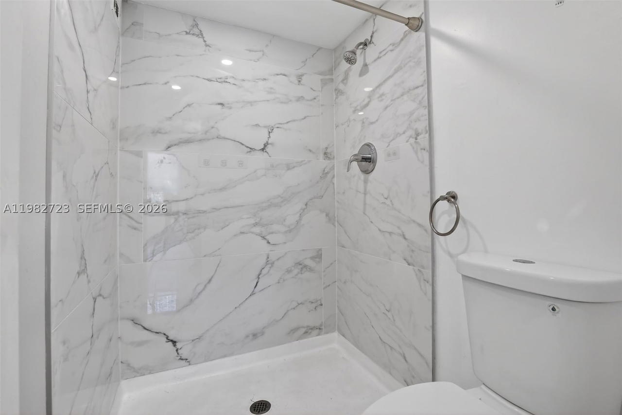 Real estate property located at 3751 Environ Blvd #141, Broward, Condominium 5 Of Environ, Lauderhill, FL