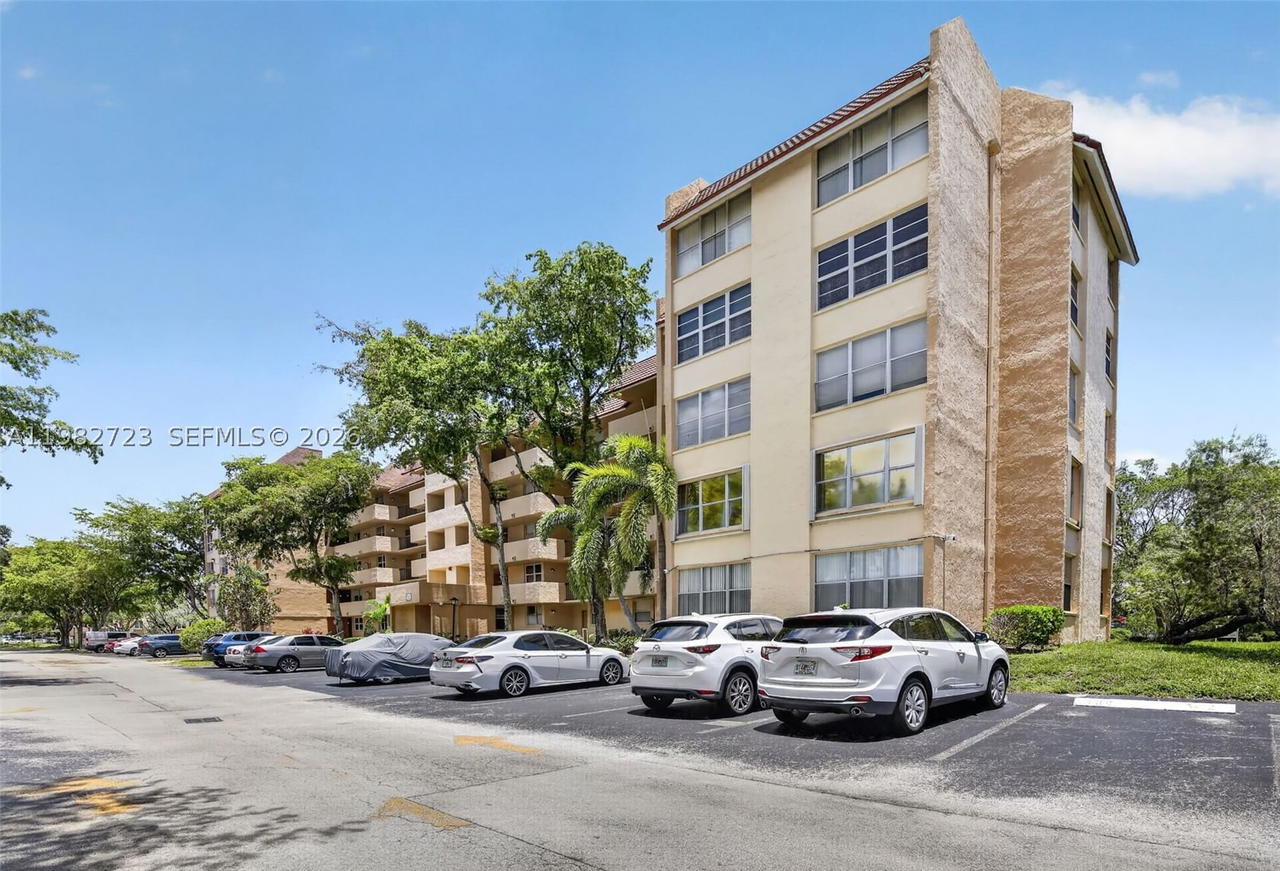 Real estate property located at 3751 Environ Blvd #141, Broward, Condominium 5 Of Environ, Lauderhill, FL