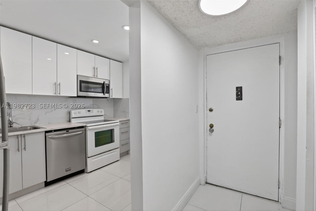 Real estate property located at 3751 Environ Blvd #141, Broward, Condominium 5 Of Environ, Lauderhill, FL