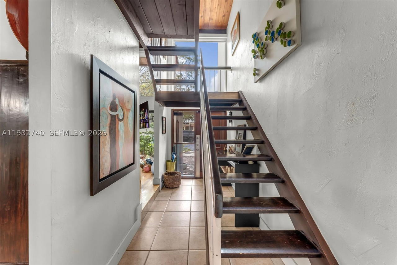 Real estate property located at 7825 103rd Pl, Miami-dade, Sunset Park Lake Villas S, Miami, FL