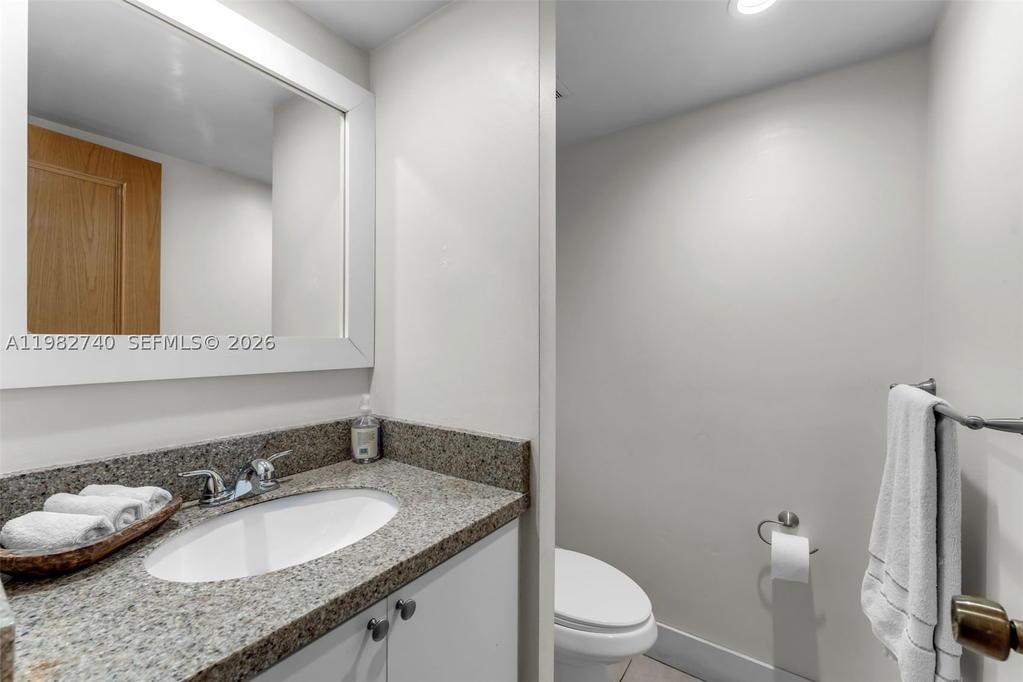 Real estate property located at 7825 103rd Pl, Miami-dade, Sunset Park Lake Villas S, Miami, FL