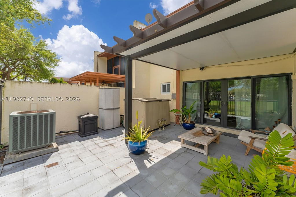 Real estate property located at 7825 103rd Pl, Miami-dade, Sunset Park Lake Villas S, Miami, FL