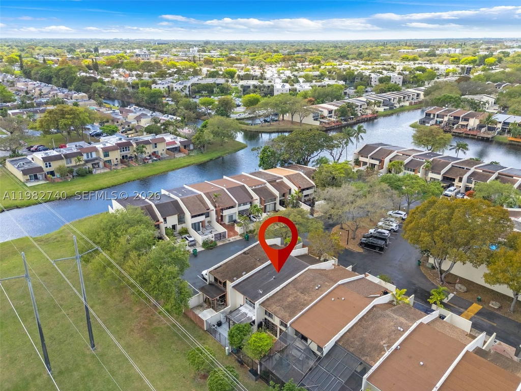 Real estate property located at 7825 103rd Pl, Miami-dade, Sunset Park Lake Villas S, Miami, FL