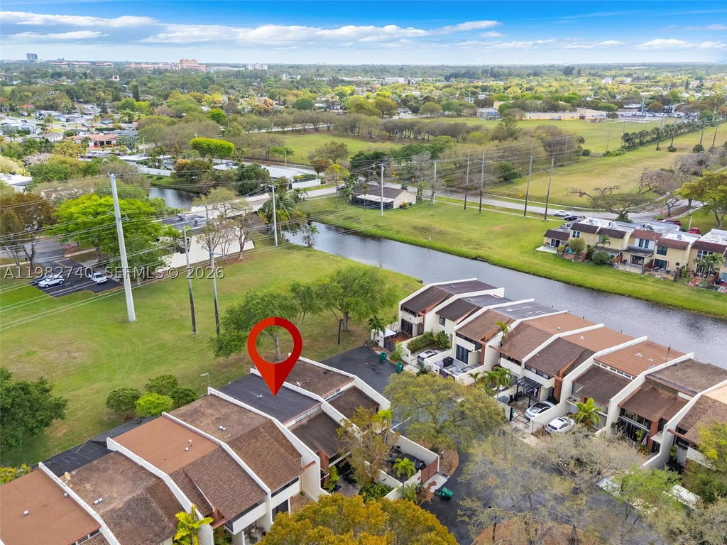 Real estate property located at 7825 103rd Pl, Miami-dade, Sunset Park Lake Villas S, Miami, FL