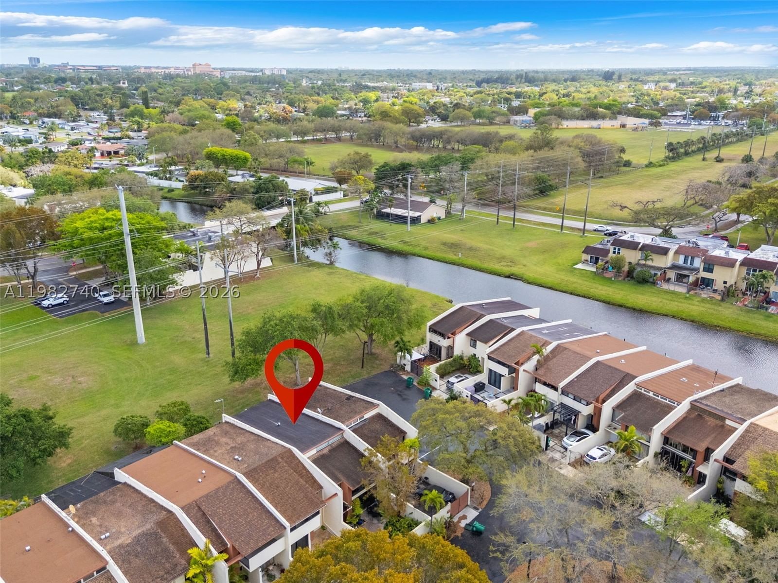 Real estate property located at 7825 103rd Pl, Miami-dade, Sunset Park Lake Villas S, Miami, FL