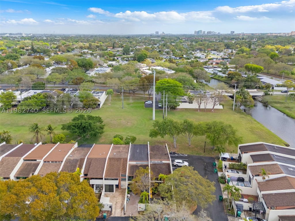 Real estate property located at 7825 103rd Pl, Miami-dade, Sunset Park Lake Villas S, Miami, FL