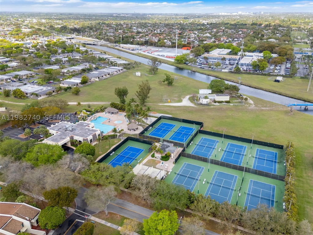 Real estate property located at 7825 103rd Pl, Miami-dade, Sunset Park Lake Villas S, Miami, FL
