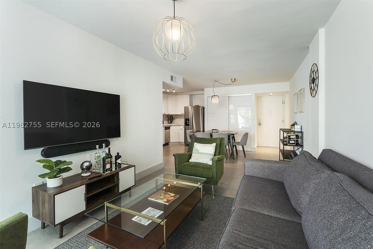 Real estate property located at 1035 West Ave #201, Miami-dade, Mirador 1035 Condo, Miami Beach, FL