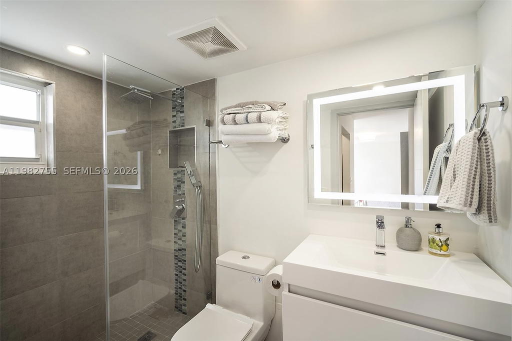 Real estate property located at 1035 West Ave #201, Miami-dade, Mirador 1035 Condo, Miami Beach, FL