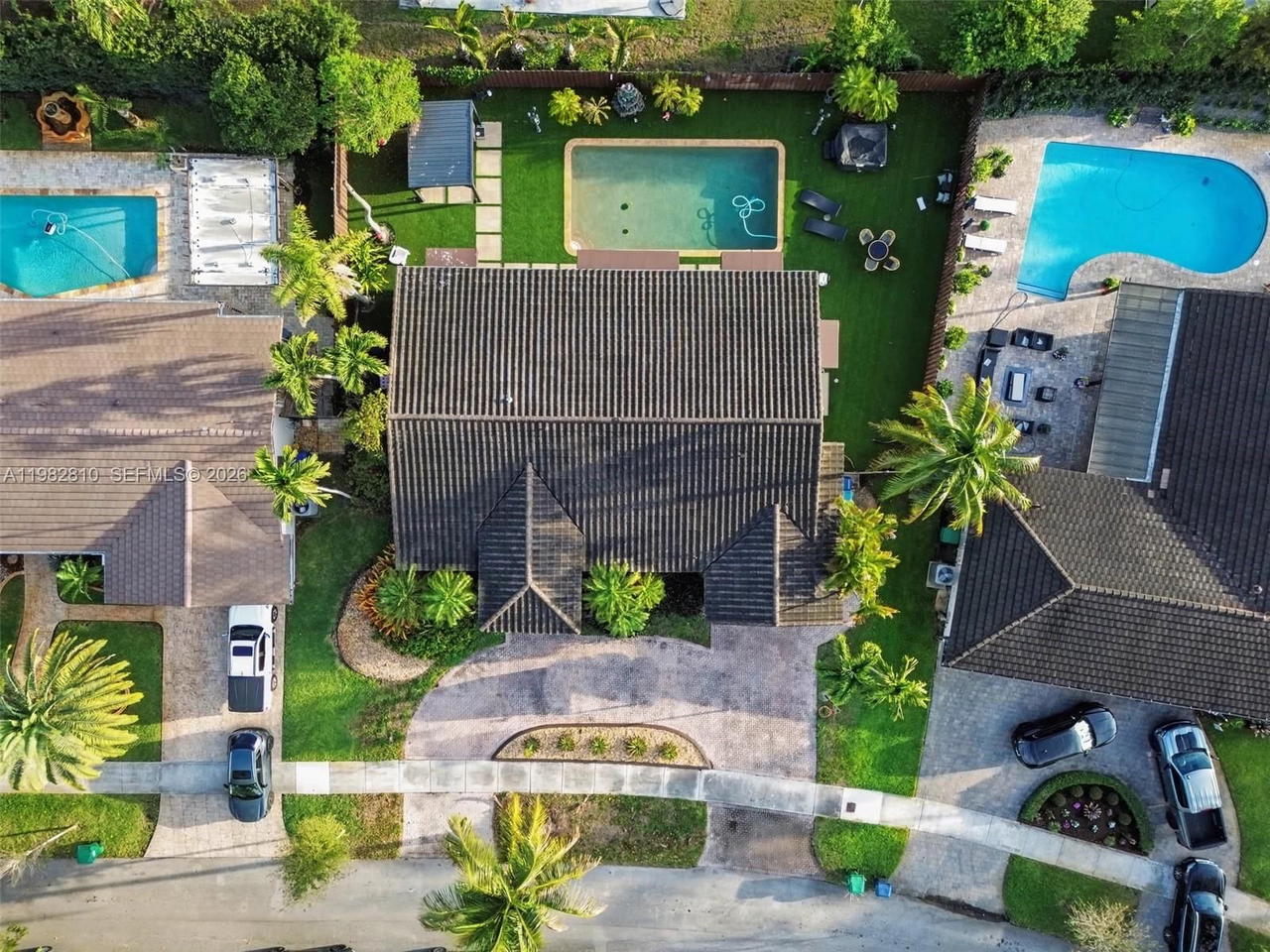 Real estate property located at 6726 Orchid Dr, Miami-dade, Miami Lakes Sec 4, Miami Lakes, FL