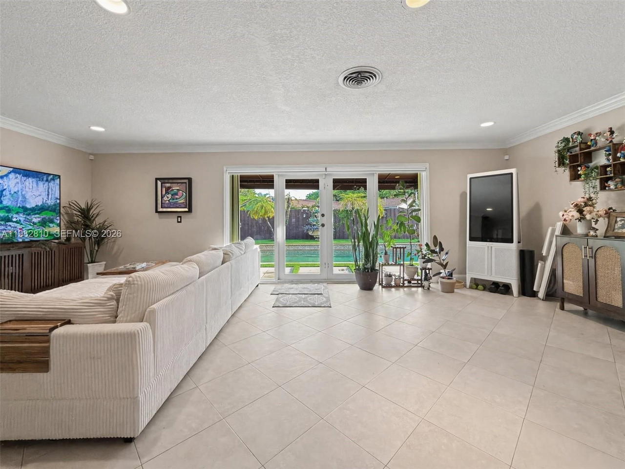 Real estate property located at 6726 Orchid Dr, Miami-dade, Miami Lakes Sec 4, Miami Lakes, FL