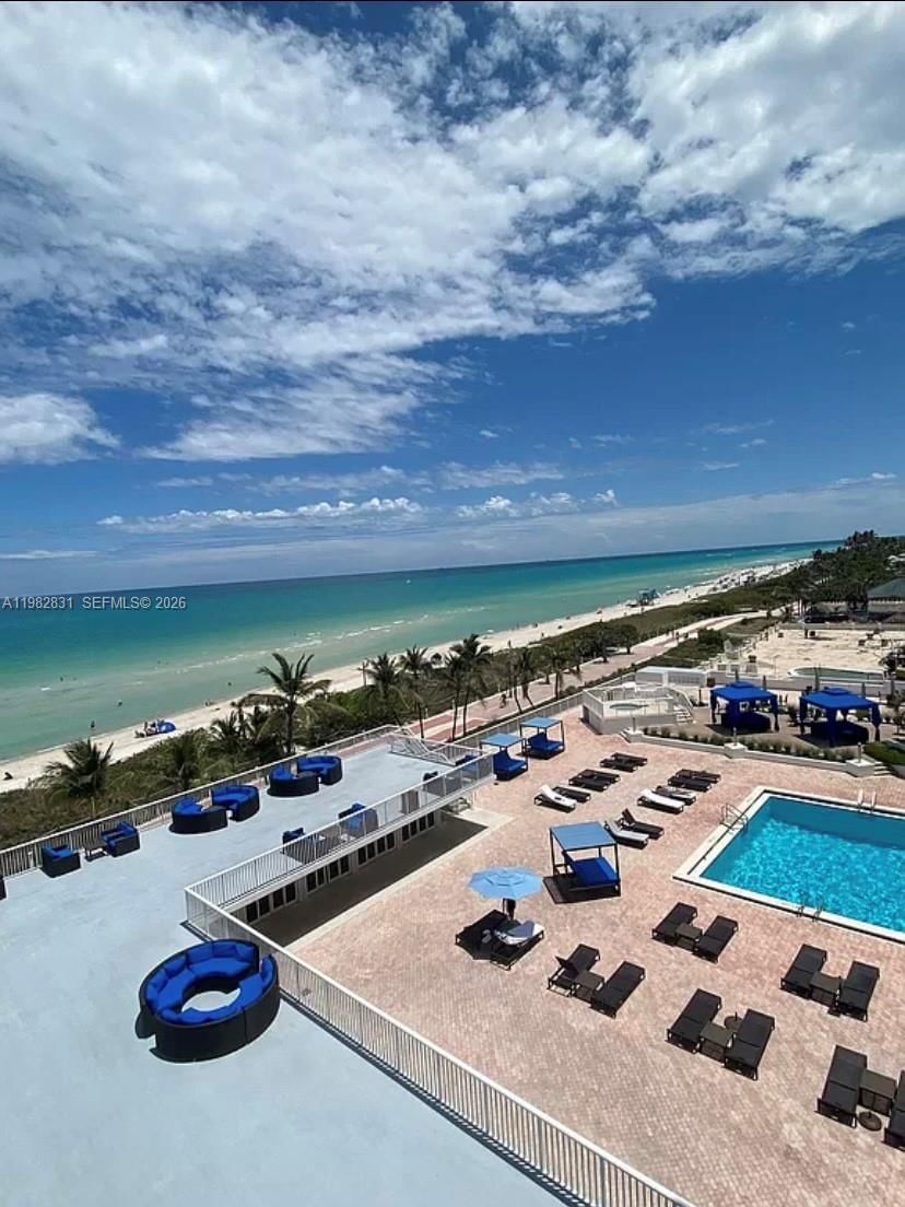 Real estate property located at 5401 Collins Ave #411, Miami-dade, The Carriage House Condo, Miami Beach, FL