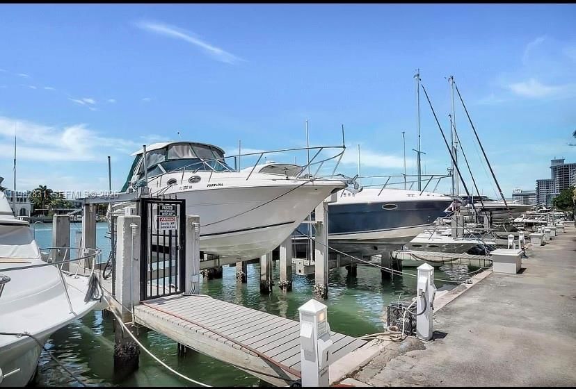 Real estate property located at 5401 Collins Ave #411, Miami-dade, The Carriage House Condo, Miami Beach, FL