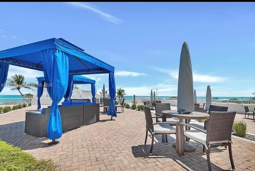 Real estate property located at 5401 Collins Ave #411, Miami-dade, The Carriage House Condo, Miami Beach, FL