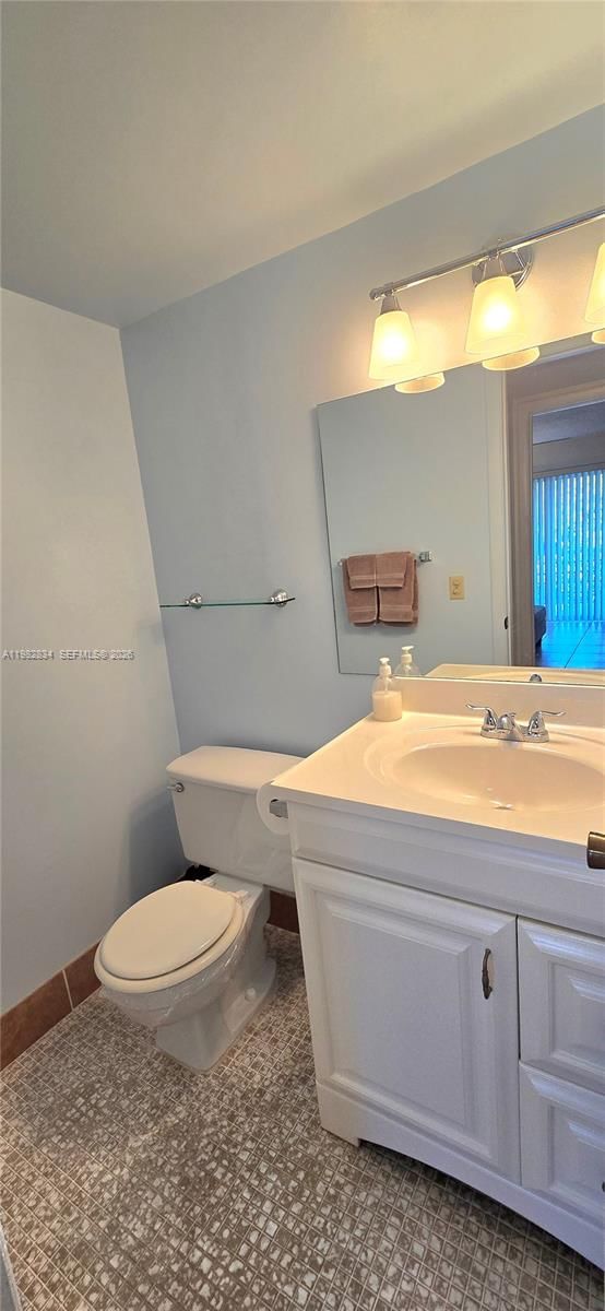 Real estate property located at 3037 Newport H #3037, Broward, Newport H Condo, Deerfield Beach, FL