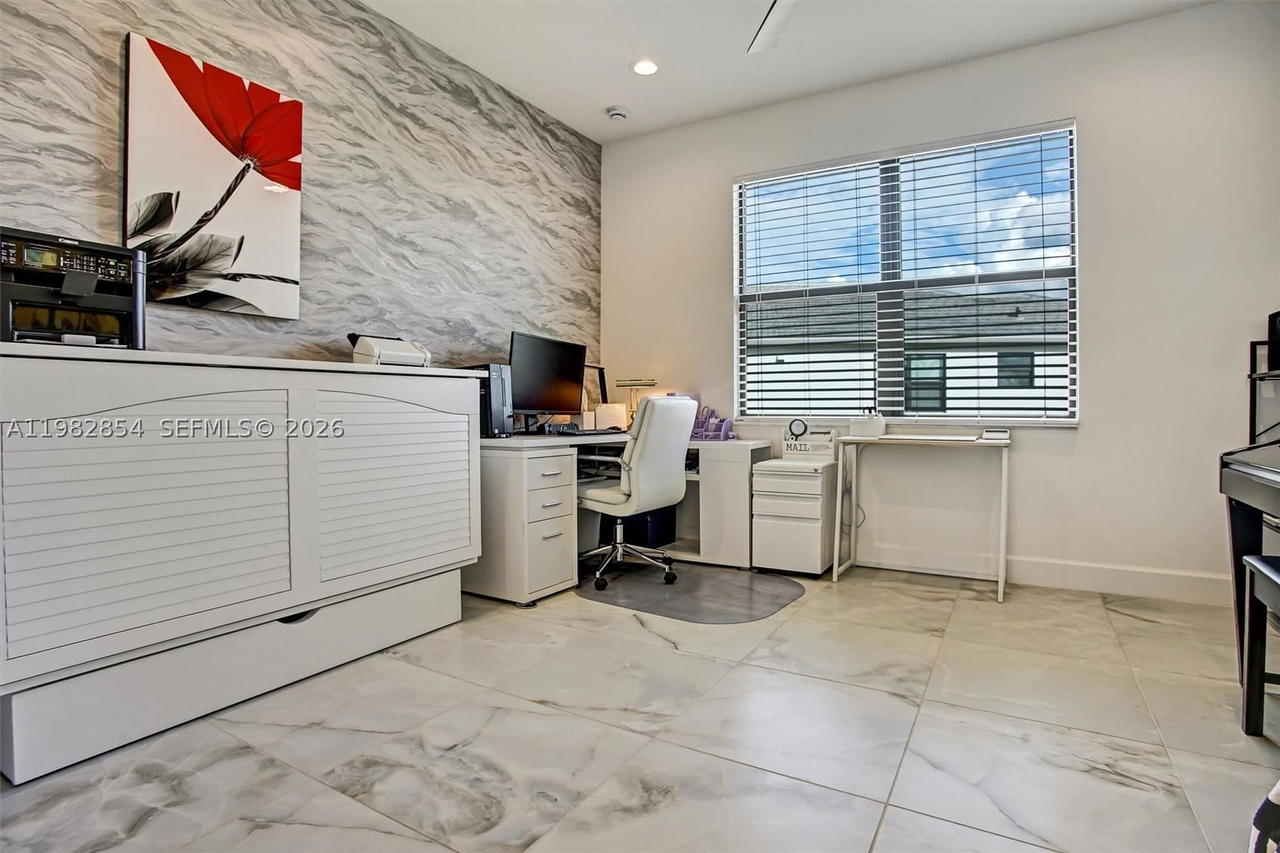 Real estate property located at 12799 Middlecreek Rd, St Lucie, Valencia Parc, Port St Lucie, FL