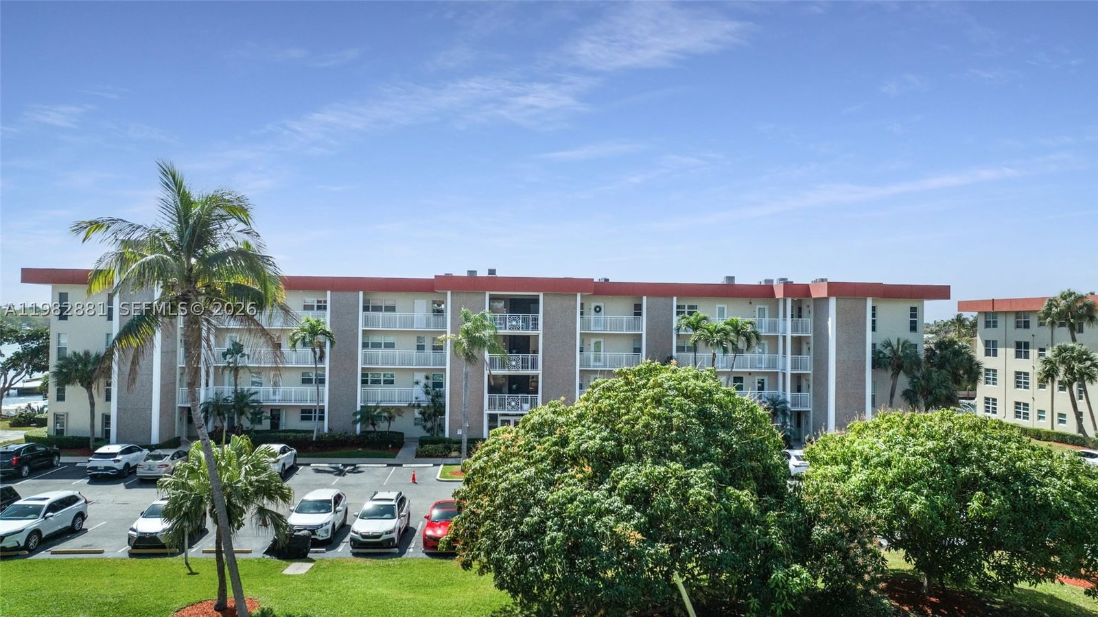 Real estate property located at 3050 48th Ct #401, Broward, No 1 Palm-aire At Coral K, Lighthouse Point, FL