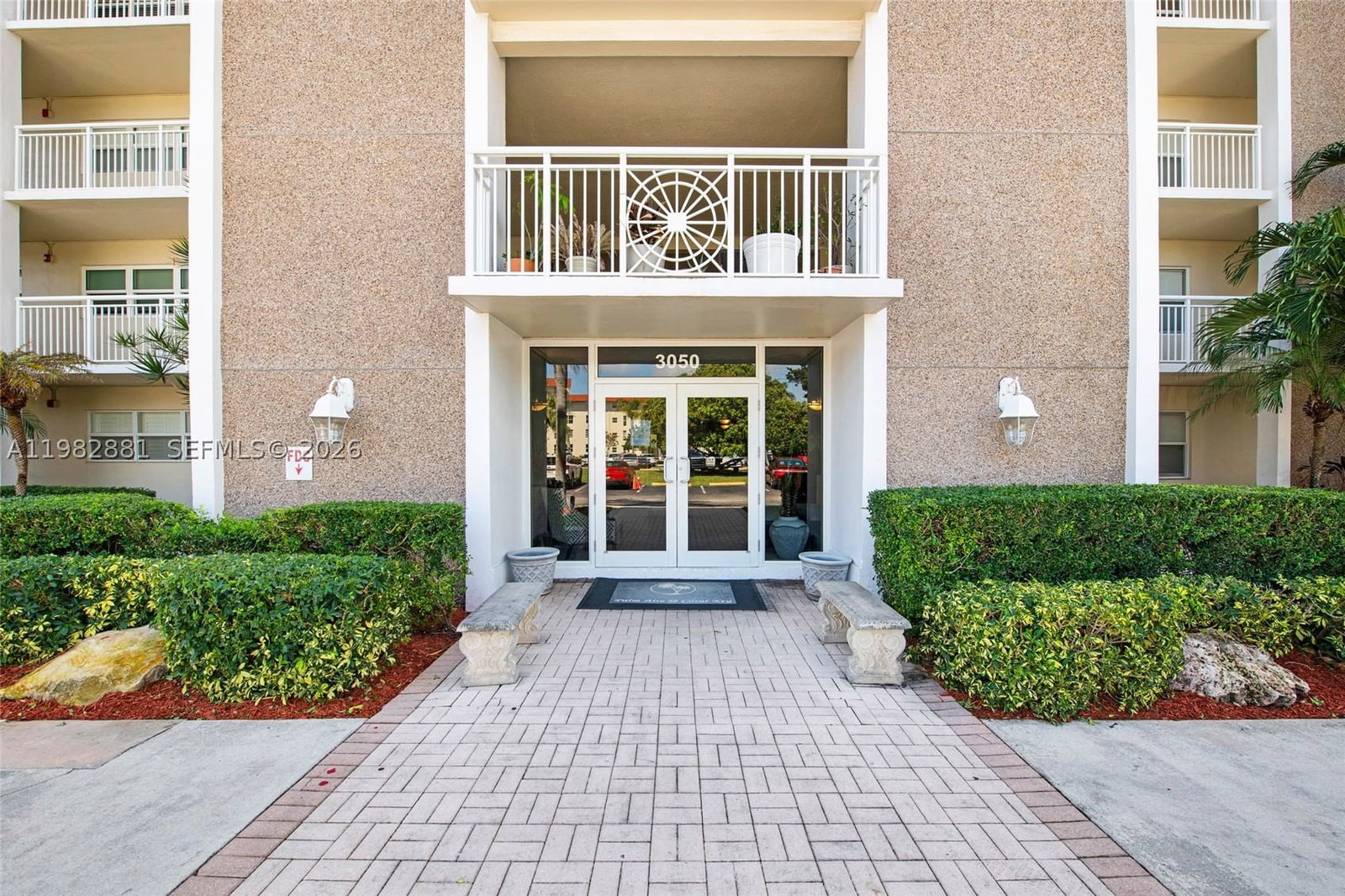 Real estate property located at 3050 48th Ct #401, Broward, No 1 Palm-aire At Coral K, Lighthouse Point, FL