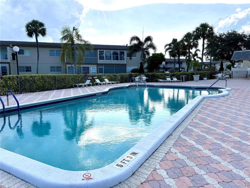 Real estate property located at 601 80th Ave #207, Broward, Oriole Gardens Two 66 Con, Margate, FL