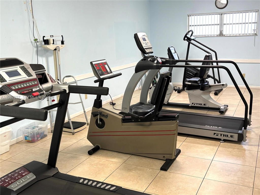 Real estate property located at 601 80th Ave #207, Broward, Oriole Gardens Two 66 Con, Margate, FL