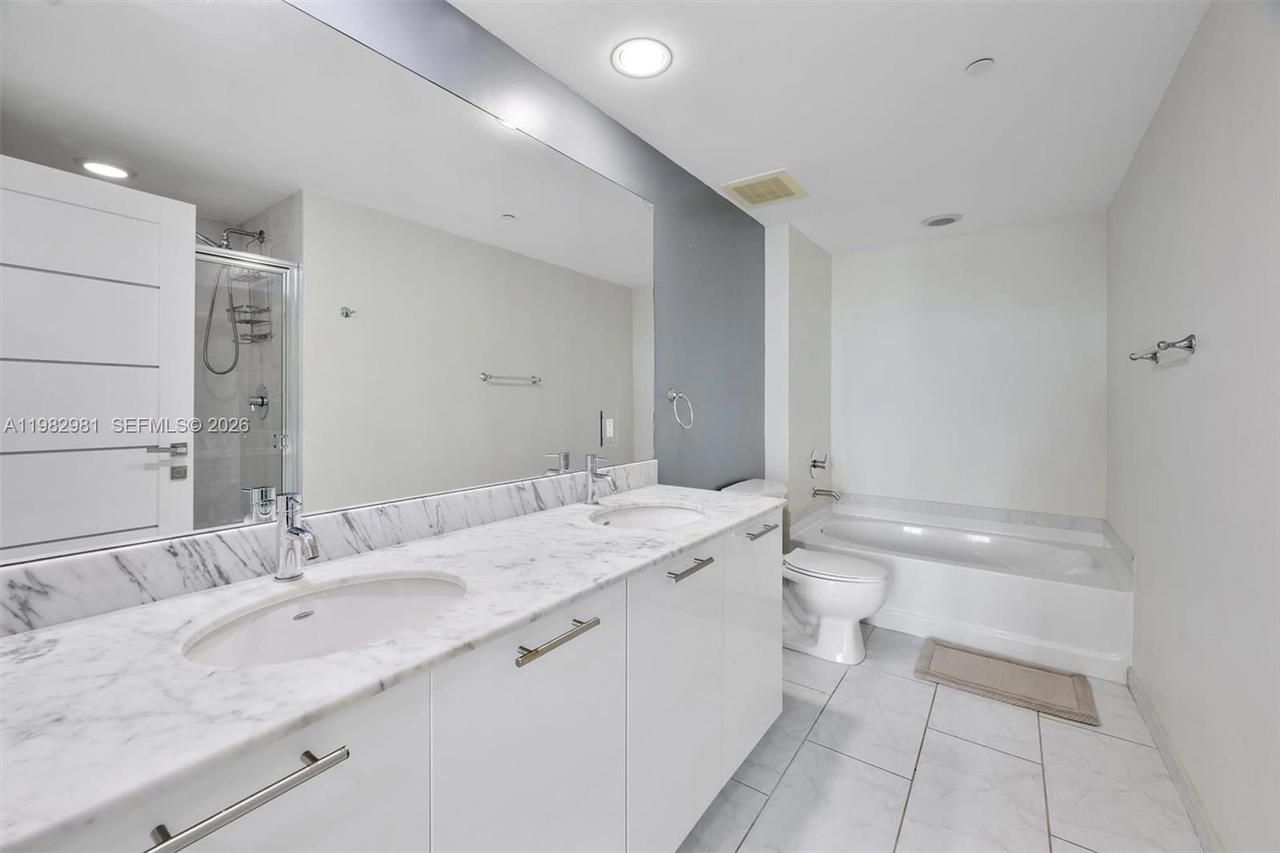 Real estate property located at 951 Brickell Ave #1806, Miami-dade, The Plaza 901 Brickell Co, Miami, FL