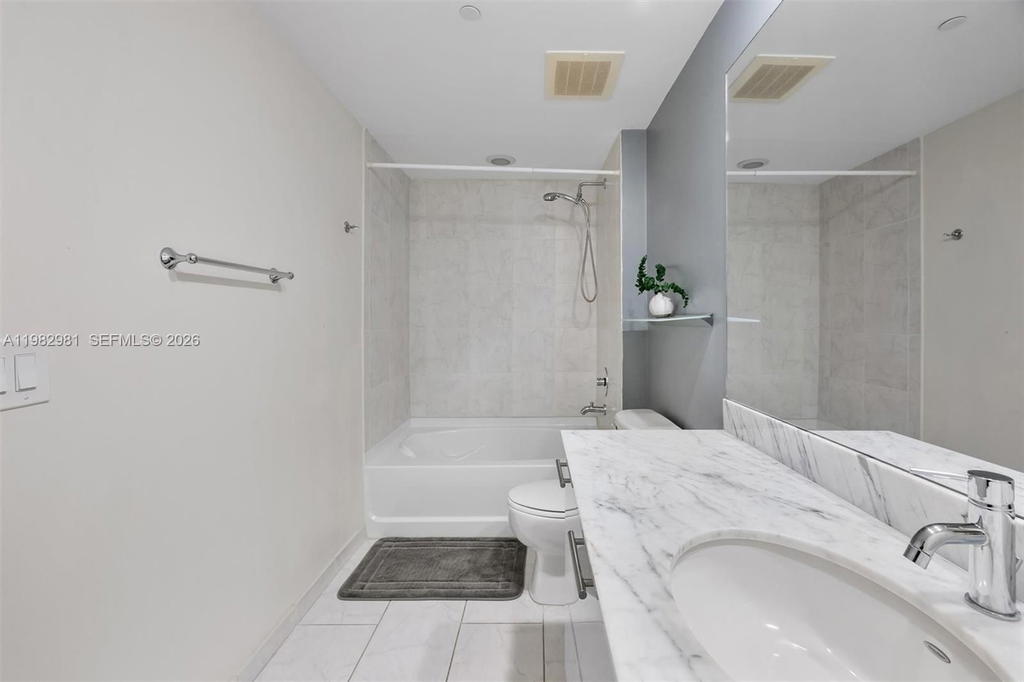Real estate property located at 951 Brickell Ave #1806, Miami-dade, The Plaza 901 Brickell Co, Miami, FL
