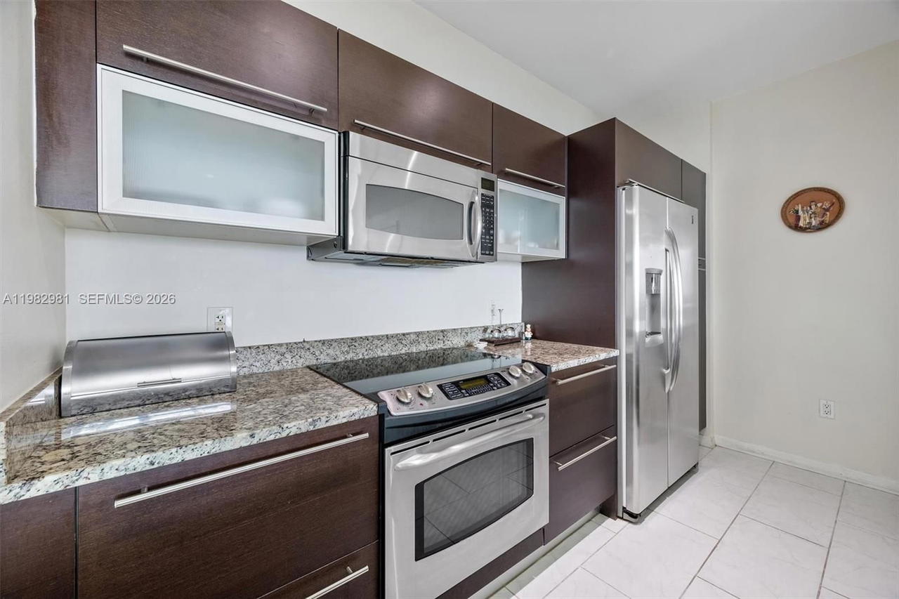 Real estate property located at 951 Brickell Ave #1806, Miami-dade, The Plaza 901 Brickell Co, Miami, FL