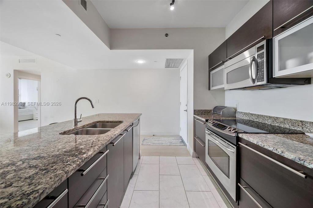 Real estate property located at 951 Brickell Ave #1806, Miami-dade, The Plaza 901 Brickell Co, Miami, FL