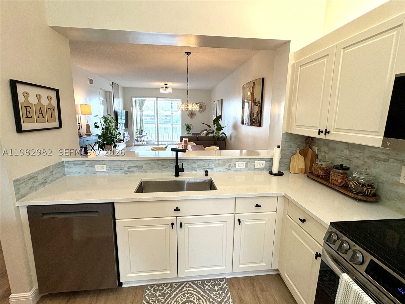 Real estate property located at 7647 Southampton Ter #304, Broward, Southampton Condominium, Tamarac, FL