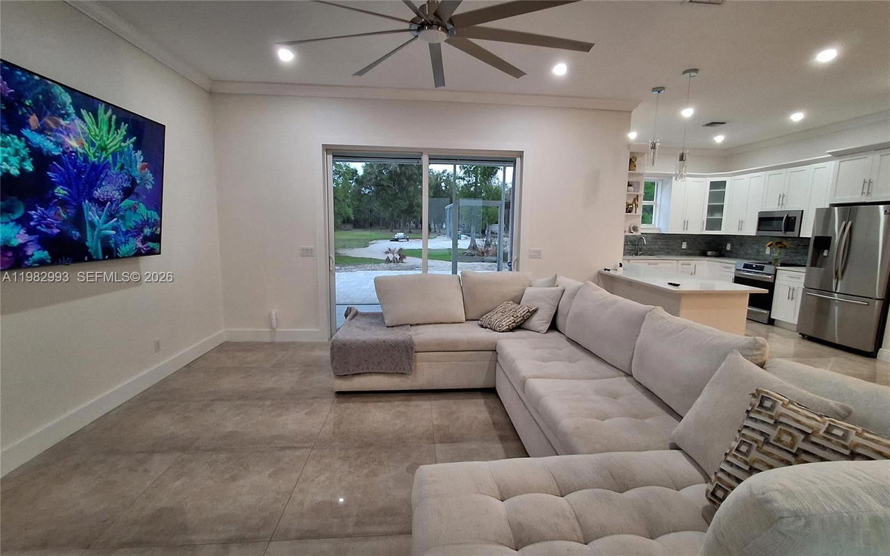 Real estate property located at 3646 28TH AVE SE, Collier, Golden Gate Est, Naples, FL