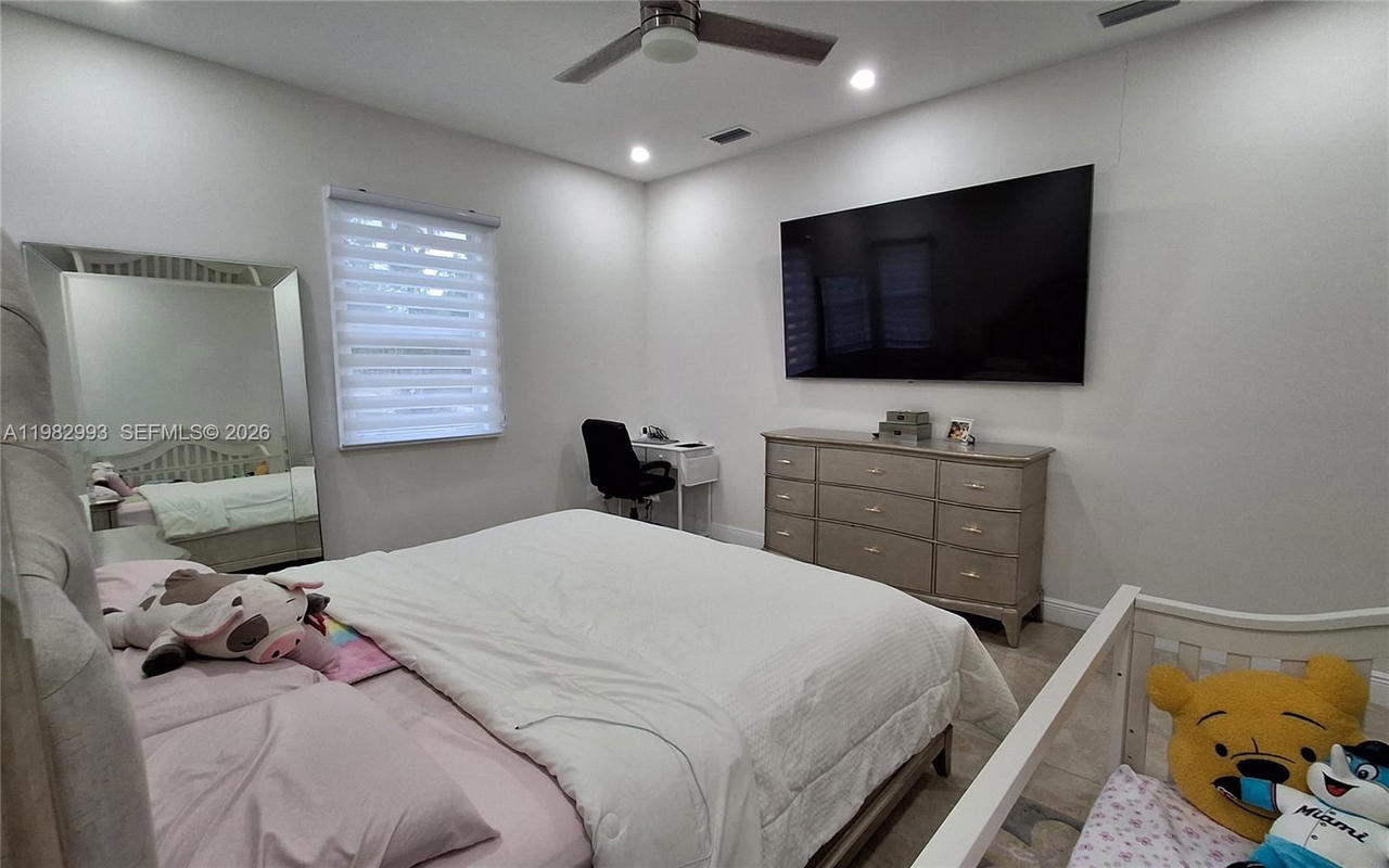 Real estate property located at 3646 28TH AVE SE, Collier, Golden Gate Est, Naples, FL