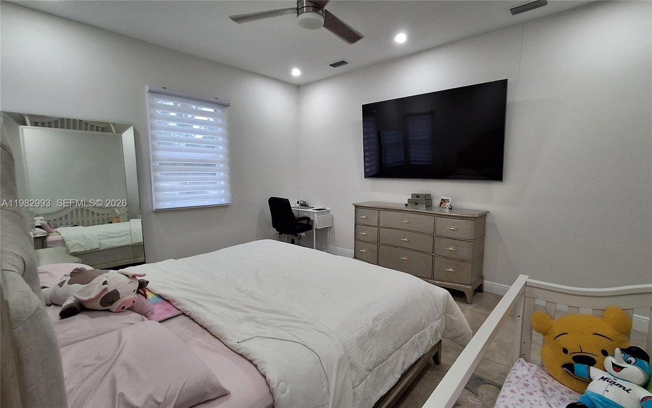 Real estate property located at 3646 28TH AVE SE, Collier, Golden Gate Est, Naples, FL