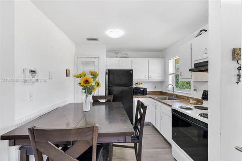 Real estate property located at 5150 6th Ave #117, Broward, Village Park At Oakland C, Oakland Park, FL