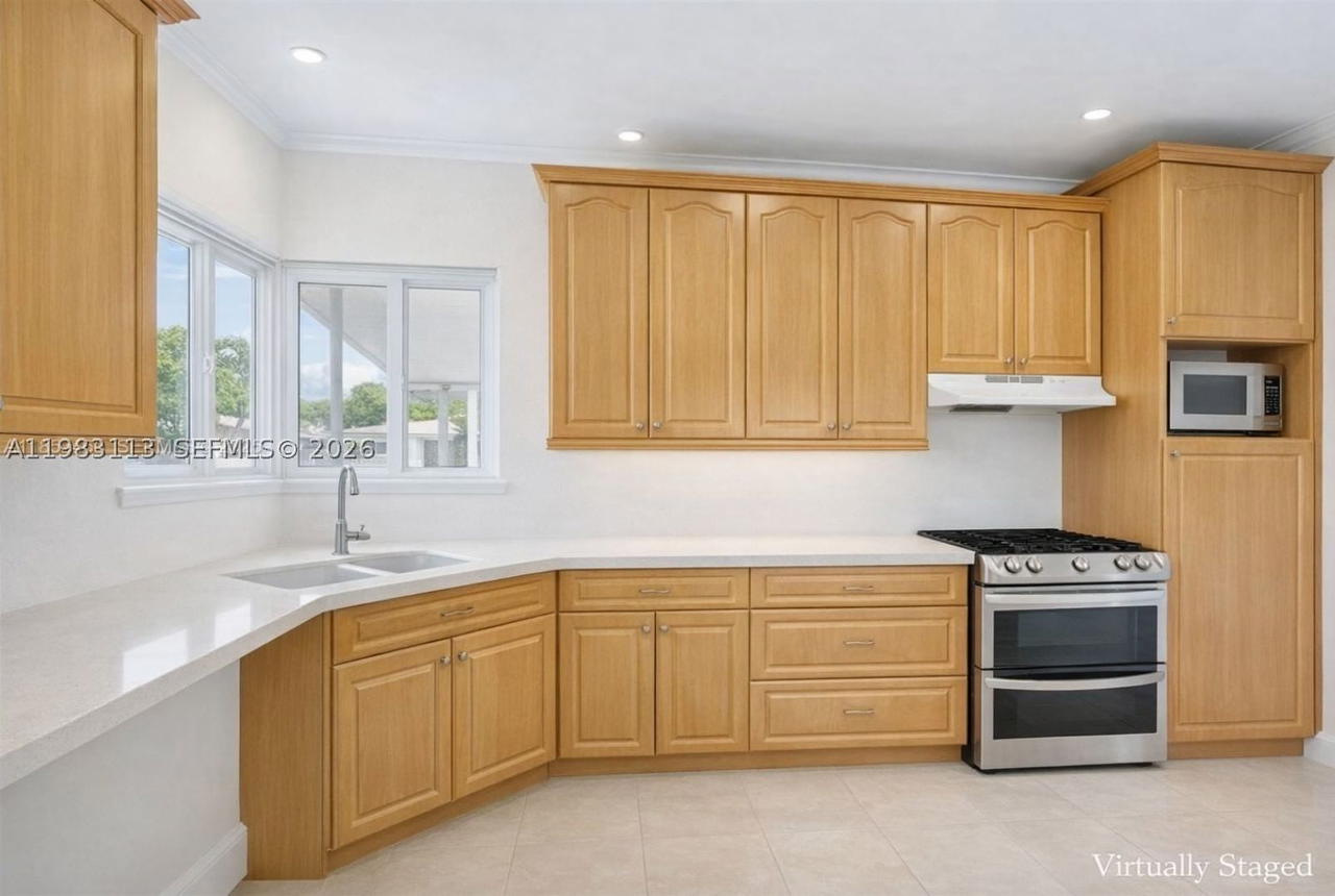 Real estate property located at 550 173rd St, Miami-dade, Beach Heights, North Miami Beach, FL
