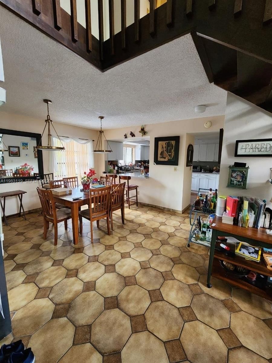 Real estate property located at 11712 91st Ter, Miami-dade, Shadywood Villas, Miami, FL