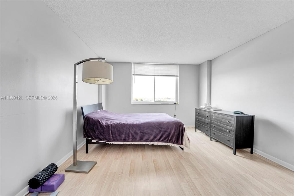 Real estate property located at 919 Hillcrest Dr #704, Broward, Hillcrest East No 20 Cond, Hollywood, FL