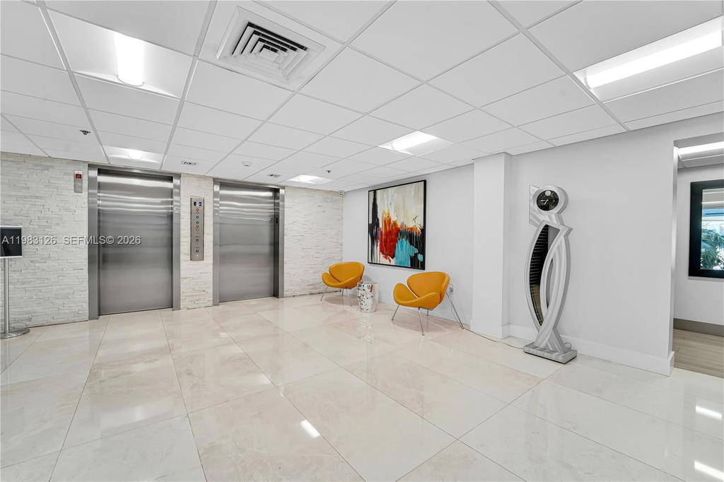 Real estate property located at 919 Hillcrest Dr #704, Broward, Hillcrest East No 20 Cond, Hollywood, FL