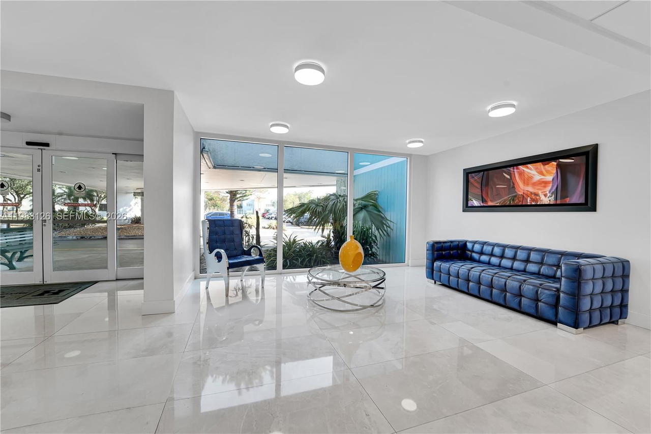 Real estate property located at 919 Hillcrest Dr #704, Broward, Hillcrest East No 20 Cond, Hollywood, FL