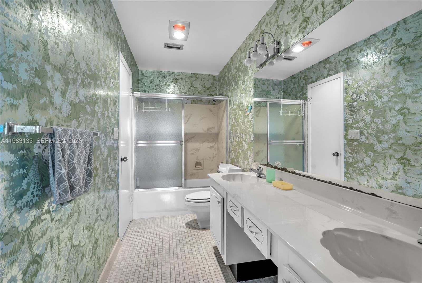 Real estate property located at 16623 Waters Edge Dr, Broward, Bonaventure Lakes Add 1, Weston, FL