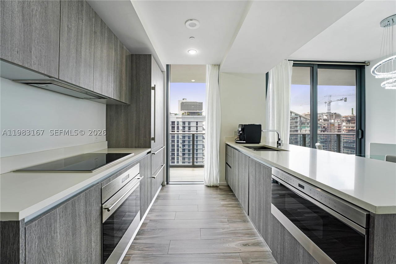 Real estate property located at 801 Miami Ave #4509, Miami-dade, 801 Sma Residences Condo, Miami, FL