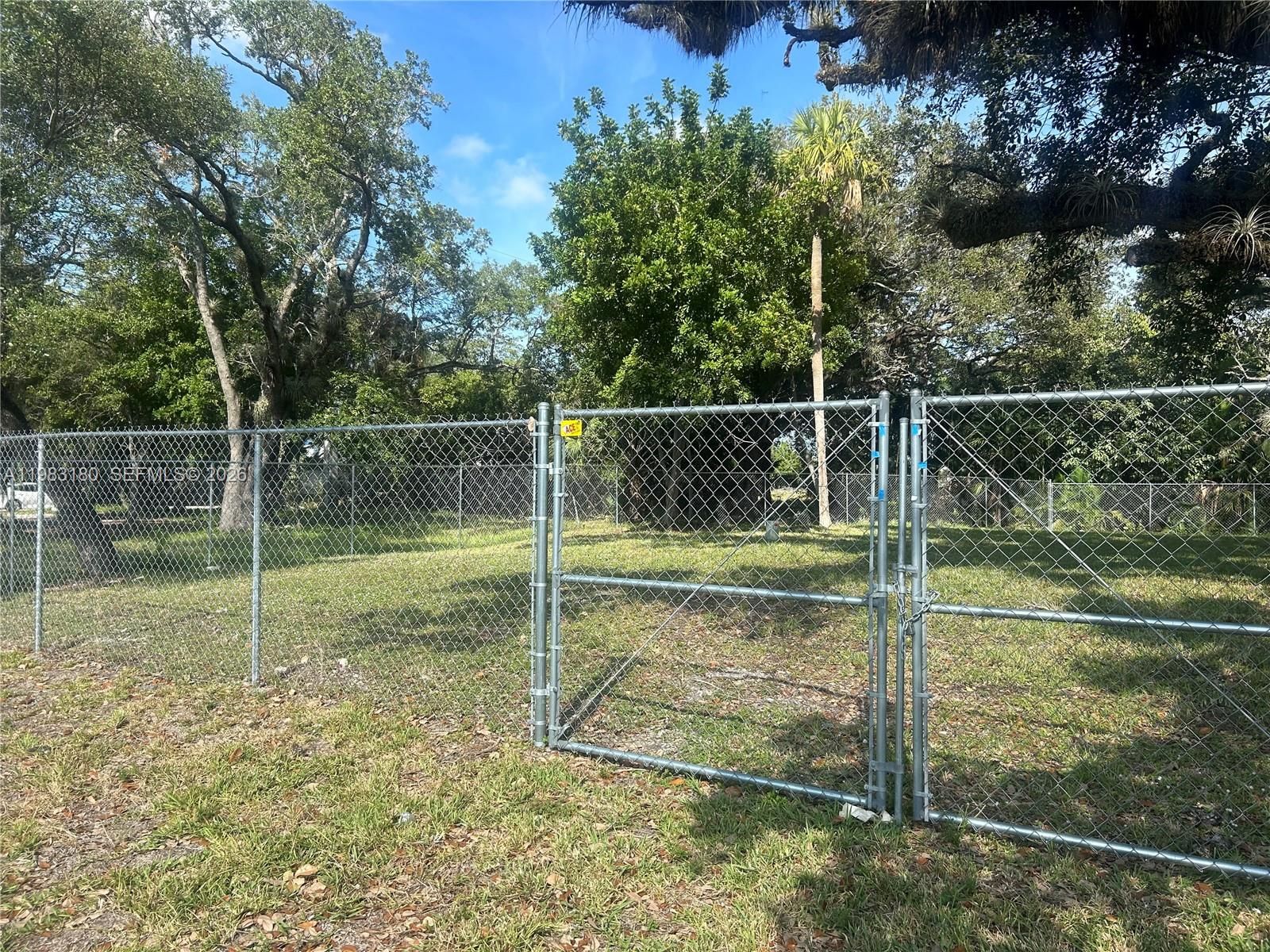 Real estate property located at 2551 36th St, Broward, Ravenswood 26th Ave Fll A, Dania Beach, FL