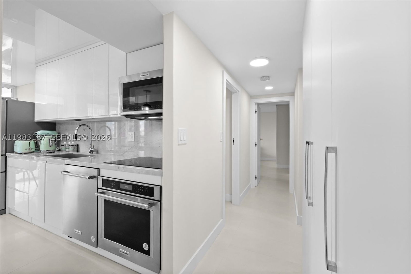 Real estate property located at 230 174th St #2202, Miami-dade, Winston Tower 300 Condo, Sunny Isles Beach, FL