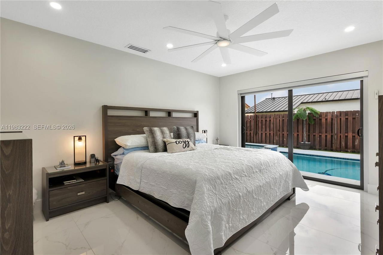 Real estate property located at 14563 172nd Ln, Miami-dade, Majestic Homes, Miami, FL