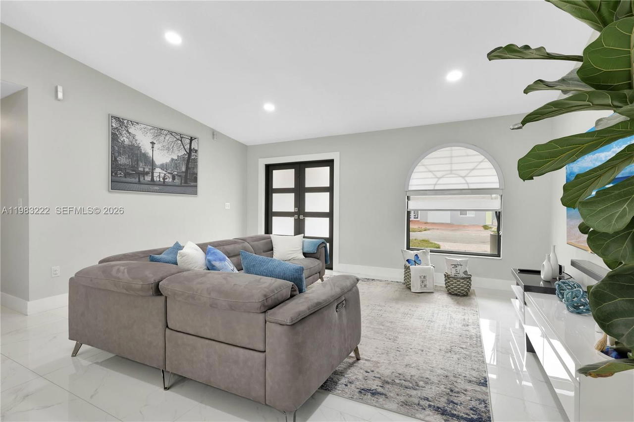 Real estate property located at 14563 172nd Ln, Miami-dade, Majestic Homes, Miami, FL