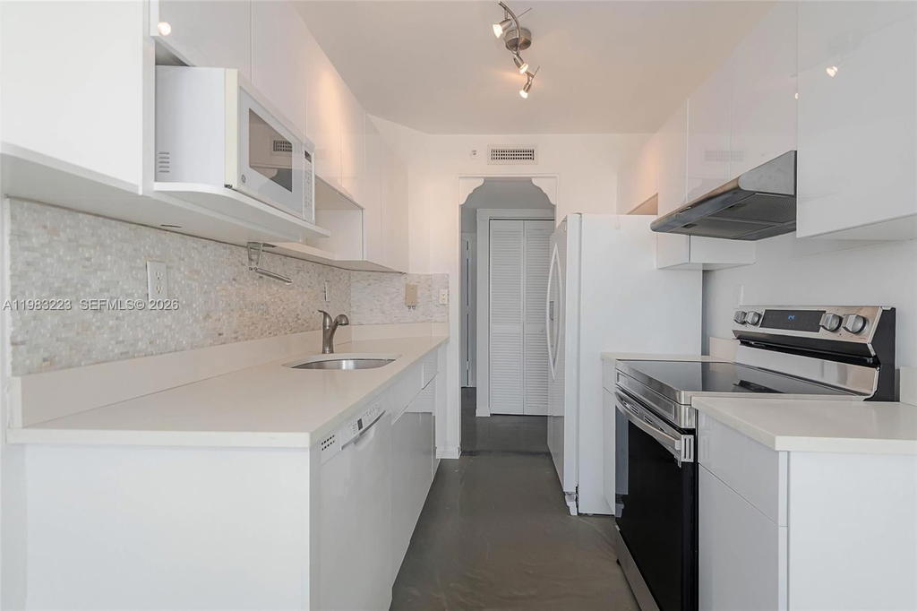 Real estate property located at 1688 West Ave PH-07, Miami-dade, West Bay Plaza Condo, Miami Beach, FL