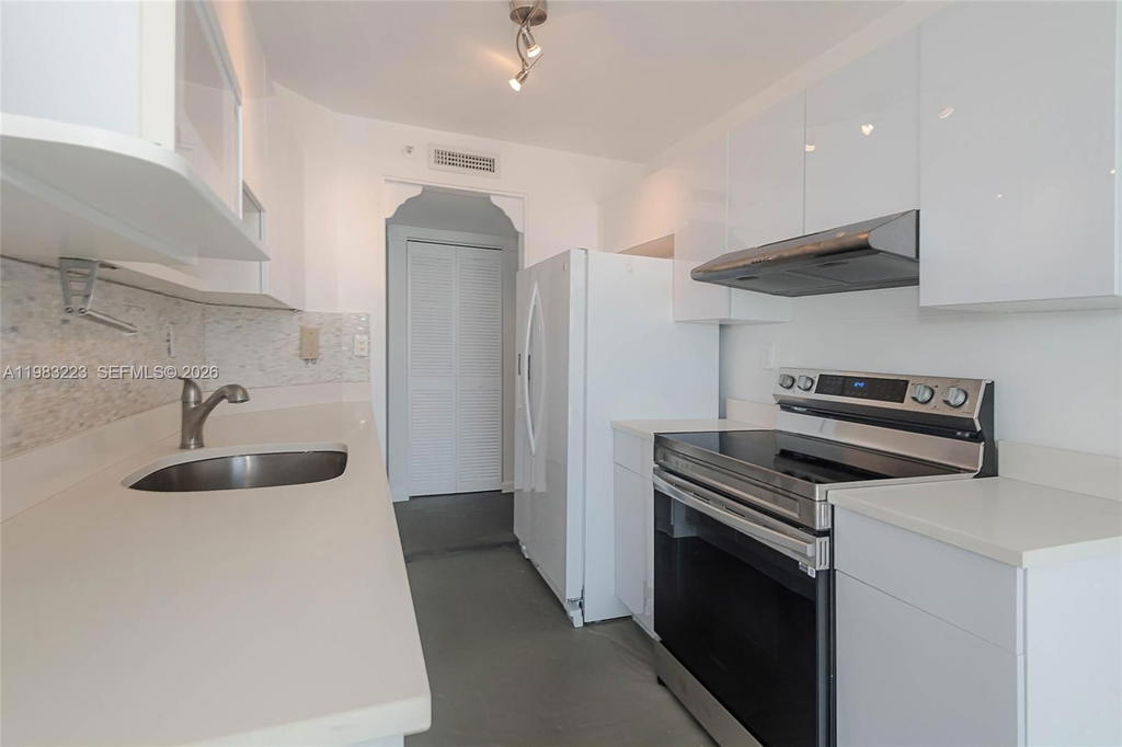Real estate property located at 1688 West Ave PH-07, Miami-dade, West Bay Plaza Condo, Miami Beach, FL