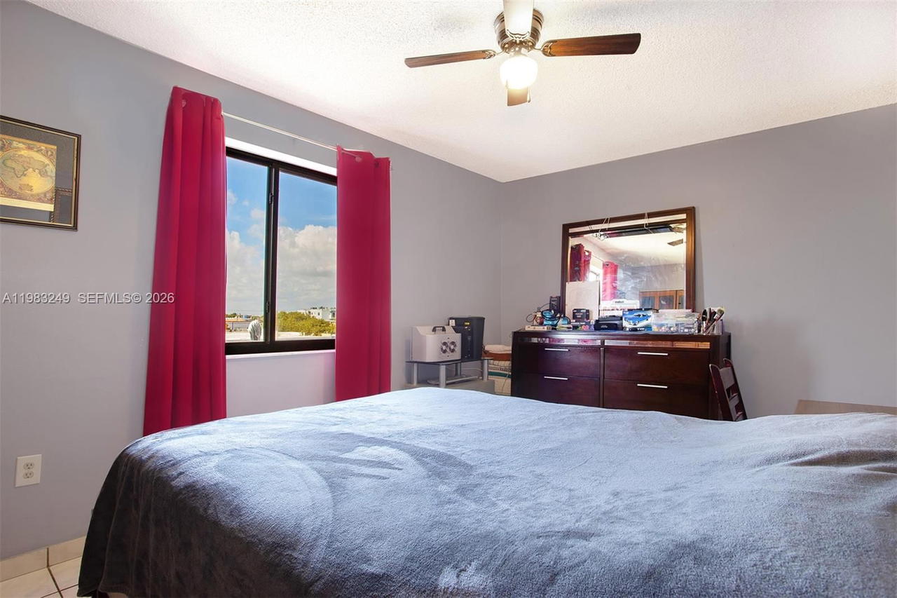Real estate property located at 1530 2nd St #405, Miami-dade, Villa Del Sol Condo, Miami, FL