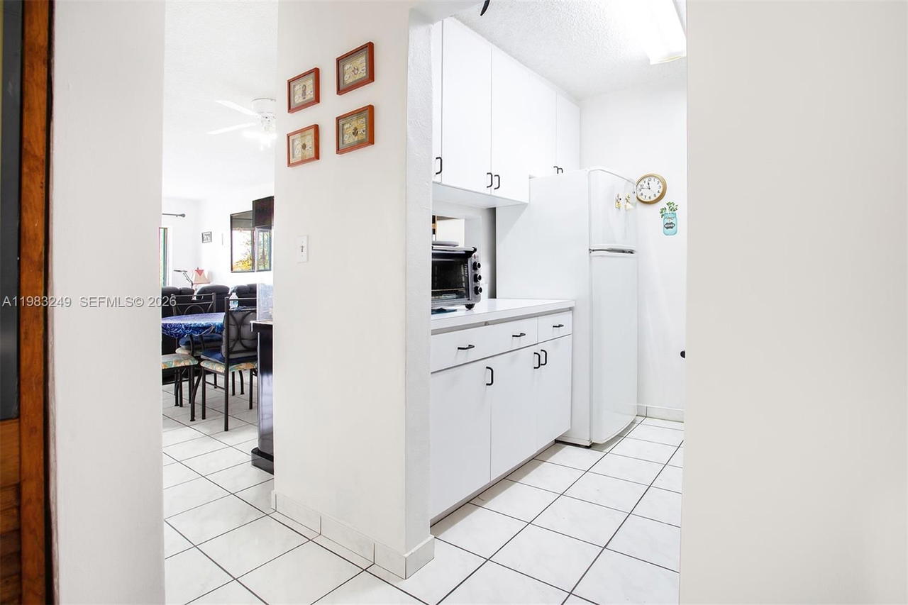 Real estate property located at 1530 2nd St #405, Miami-dade, Villa Del Sol Condo, Miami, FL