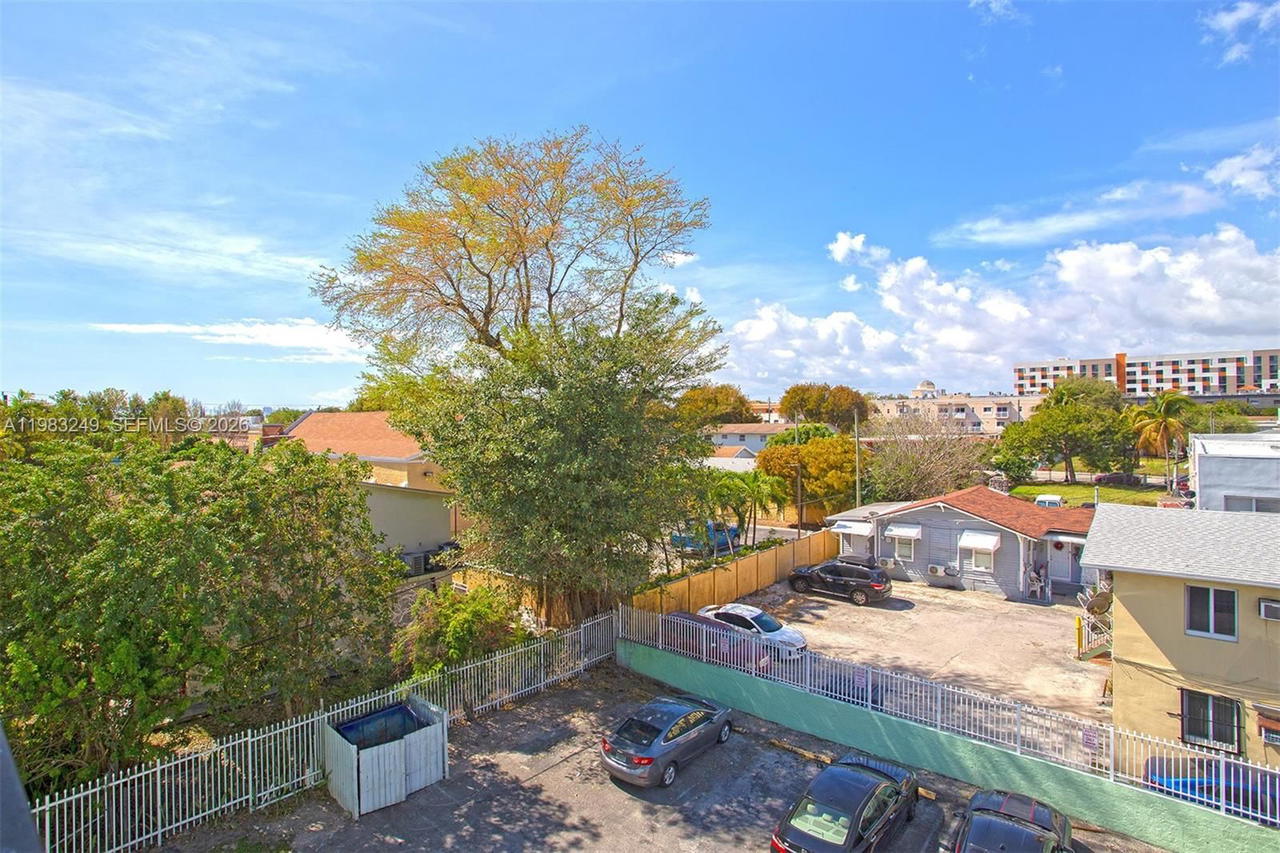Real estate property located at 1530 2nd St #405, Miami-dade, Villa Del Sol Condo, Miami, FL